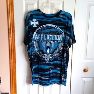 Men affliction tee with detail on front abd back...xl